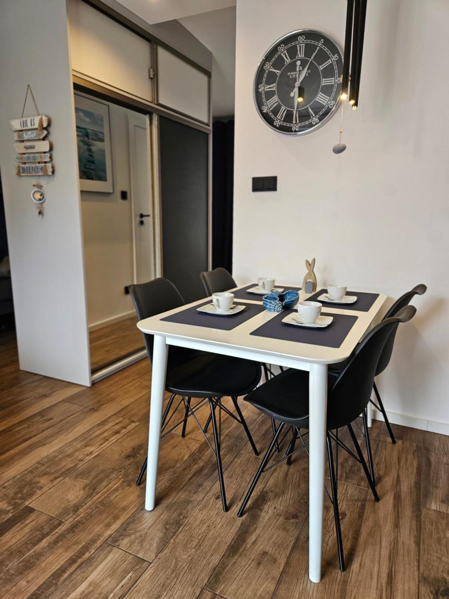 Apartament Grunwaldzka 105 Z Tarasem 5O M Do Plazy Поберово Екстериор снимка